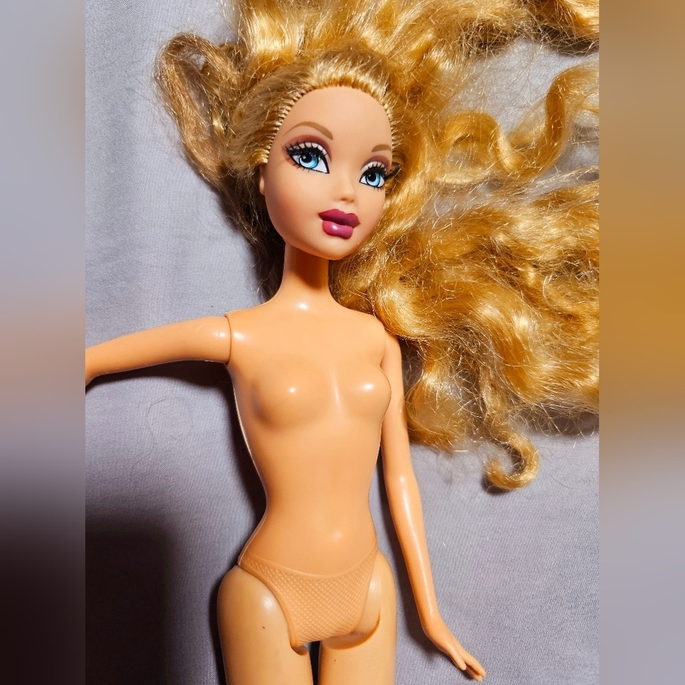 My Scene-Long Blonde Hair-Mattel Barbie Doll-Rooted Lashes- Nude 1999 HTF